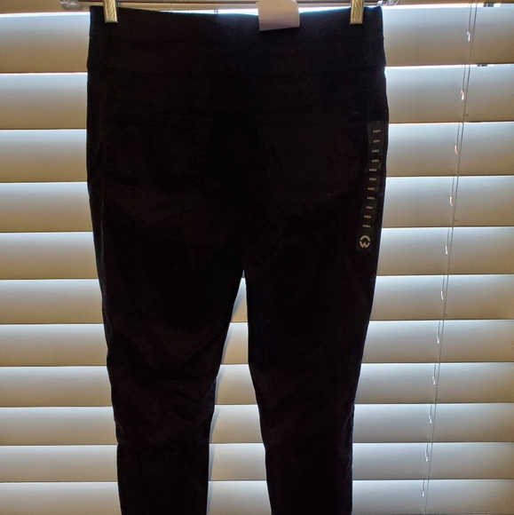 NWT Skinny Jean - Picture 4 of 5